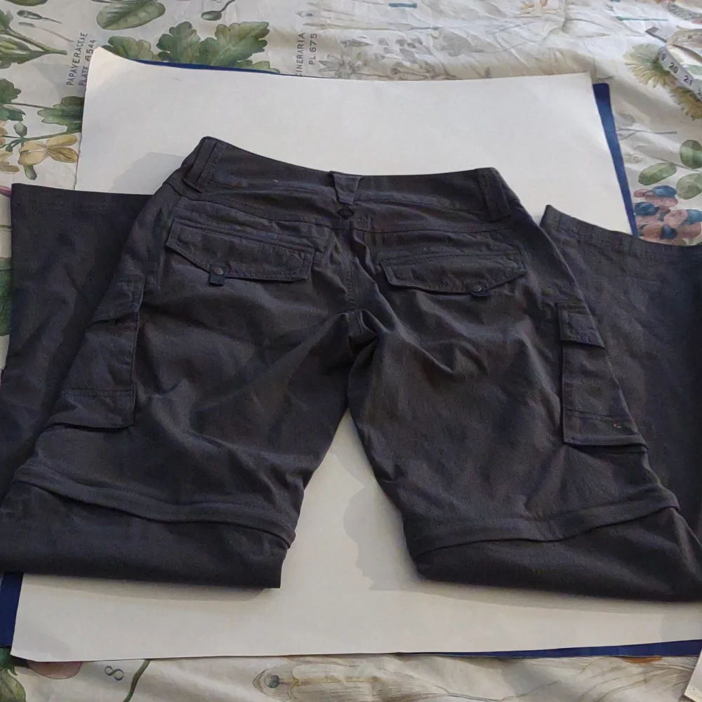 Prana Womens grey outdoor pants with zippers at knees size 0 - Picture 7 of 10